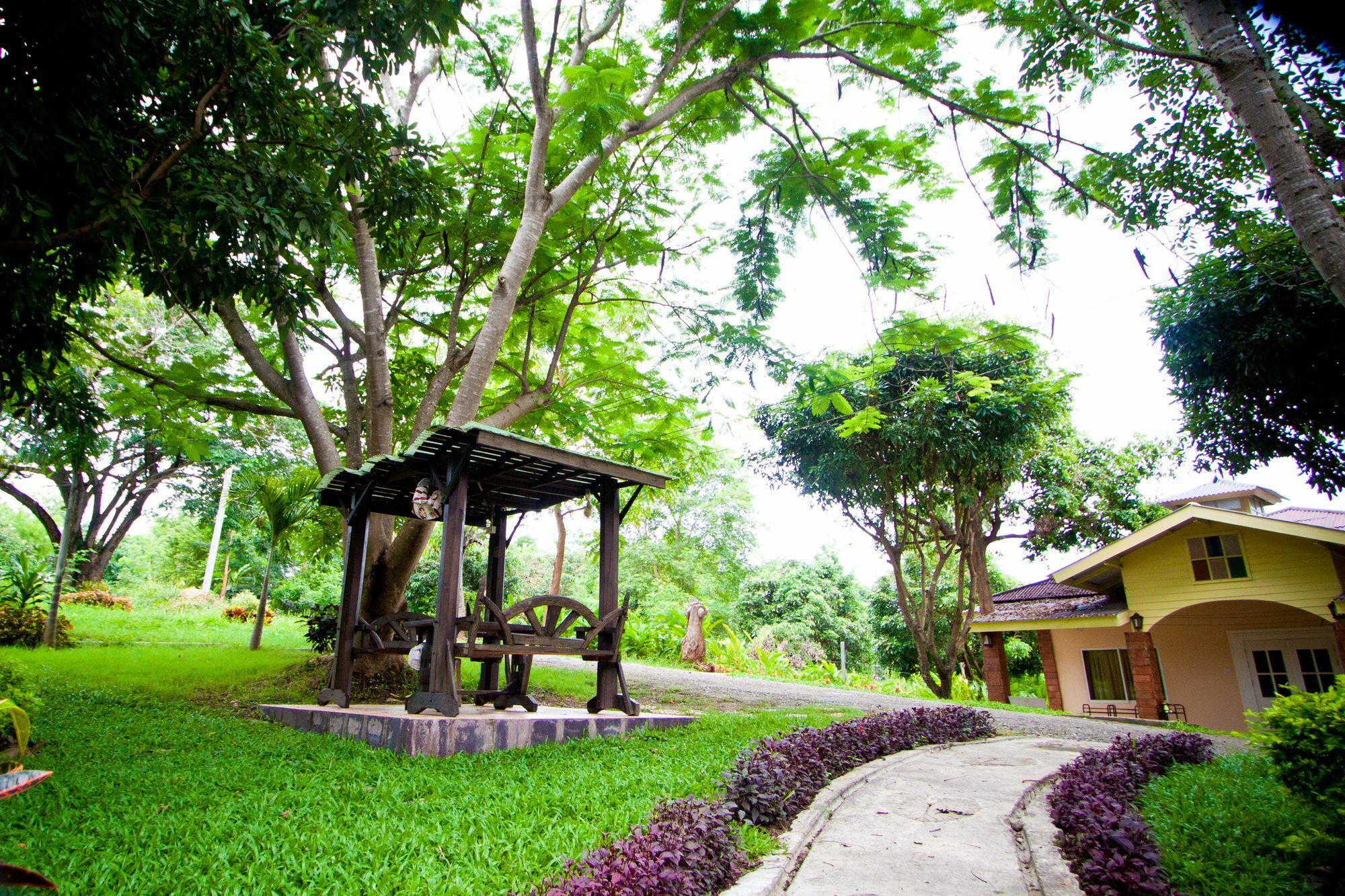Touch Star Resort - Doi Inthanon Chom Thong Buitenkant foto