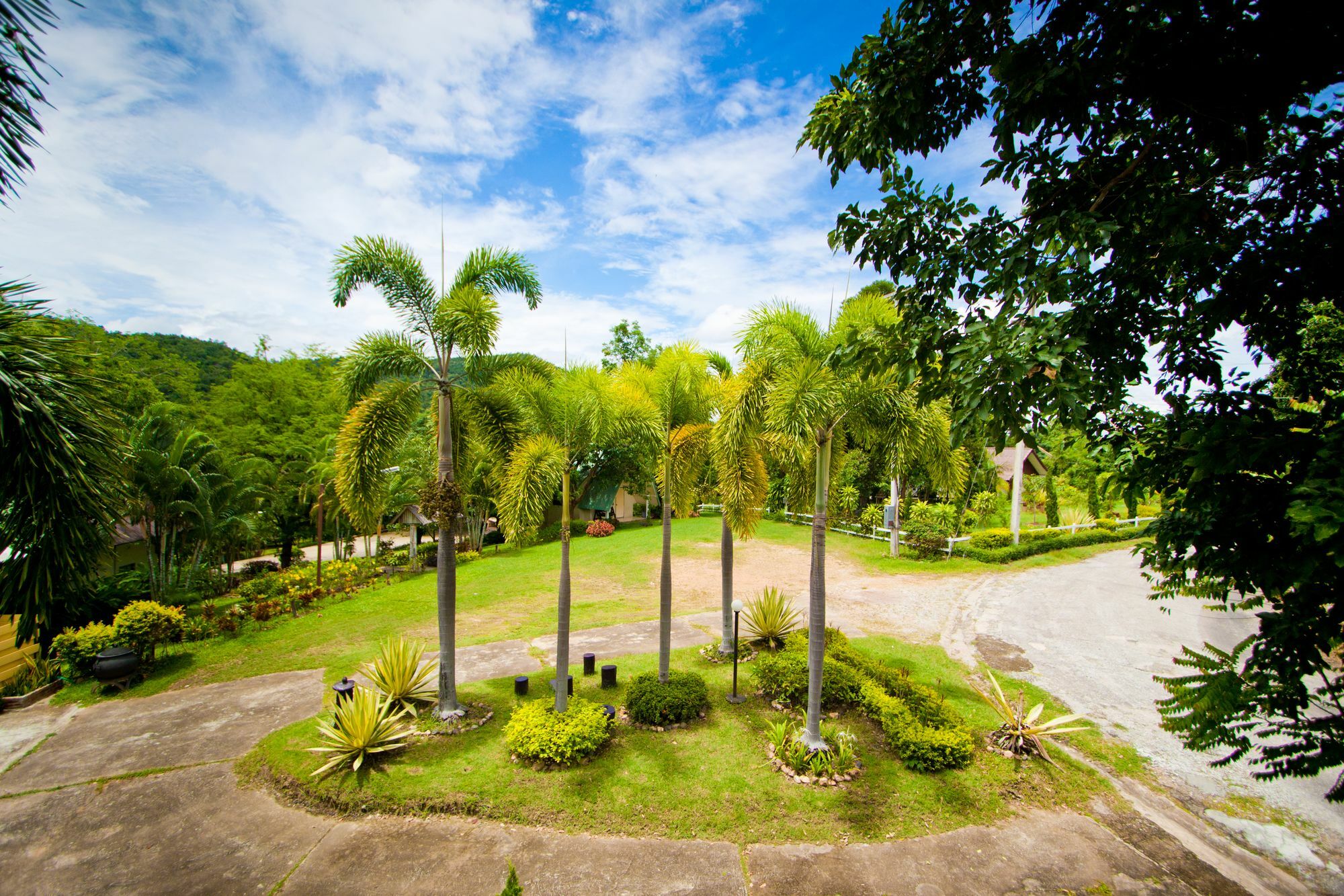 Touch Star Resort - Doi Inthanon Chom Thong Buitenkant foto